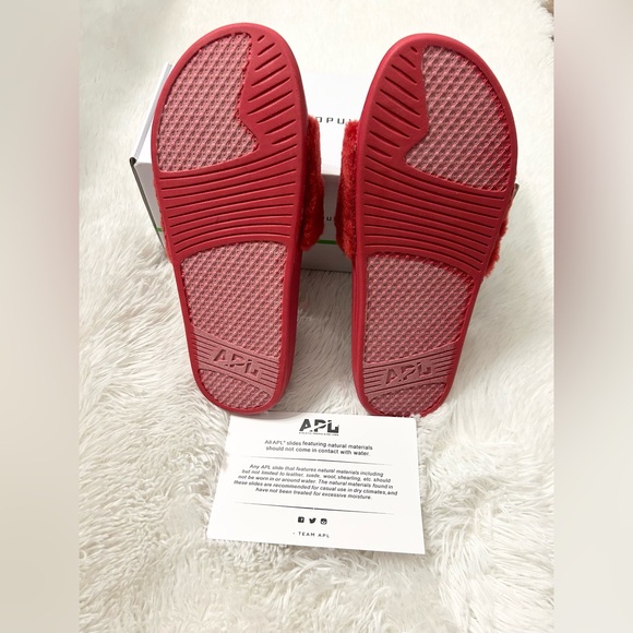 APL (Athletic Propulsion Labs) Women’s Shearling Slides - Picture 6 of 8